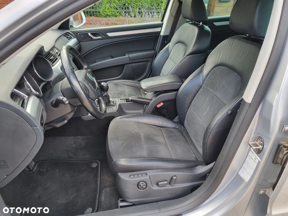 Skoda Superb 2.0 TDI Elegance - 14
