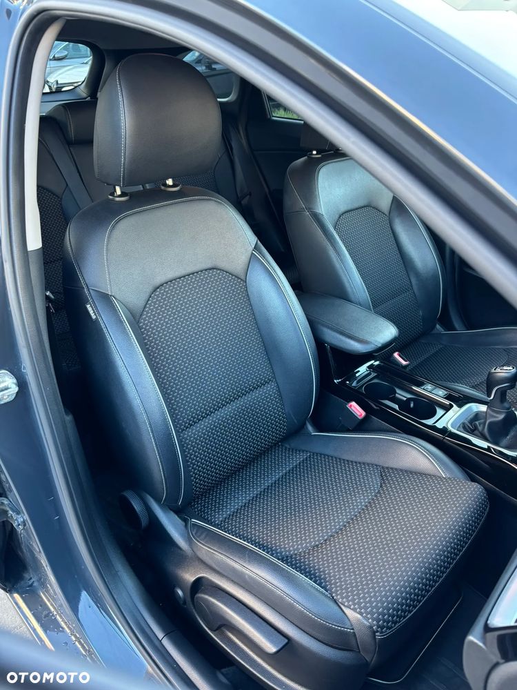 Kia Ceed 1.6 CRDi mHEV Business Line - 11