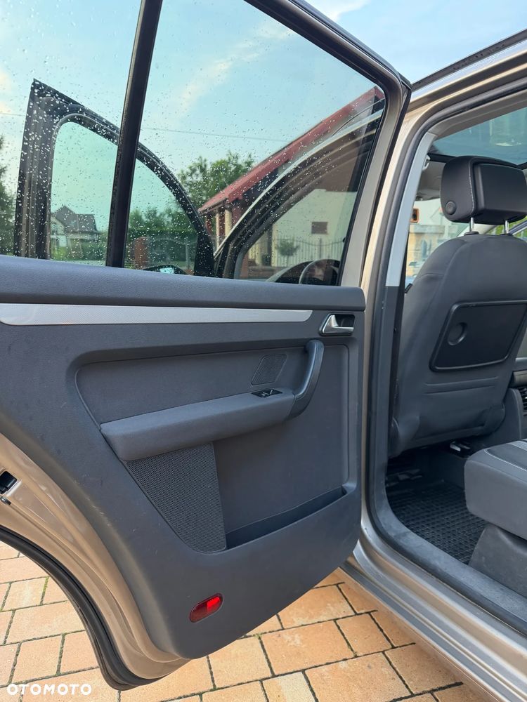 Volkswagen Touran 1.6 TDI DPF MATCH - 11