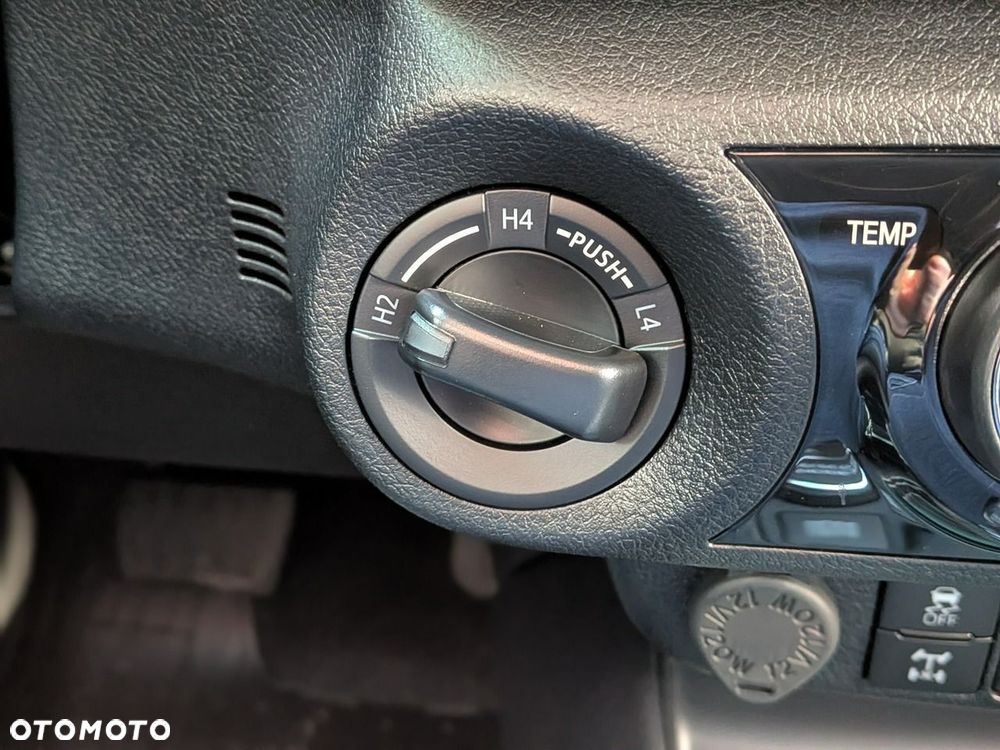 Toyota Hilux - 29