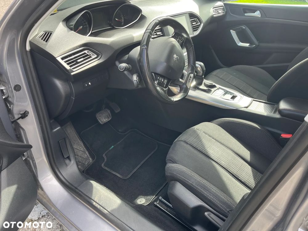 Peugeot 308 SW BlueHDi 120 EAT6 Stop & Start Active - 24