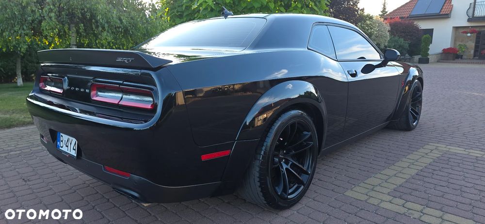 Dodge Challenger - 7
