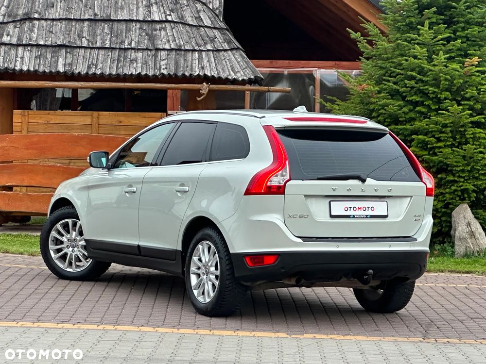 Volvo XC 60 2.4D AWD - 28