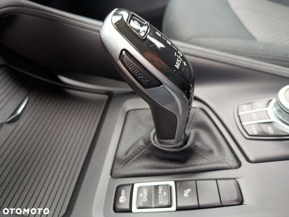 BMW X1 sDrive18i GPF Sport Line - 24