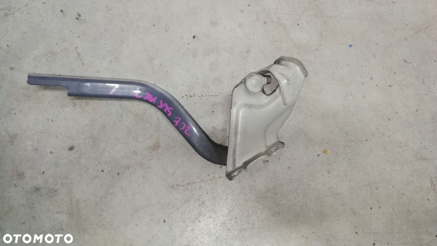 Zawias zawiasy maski lewy przód ZCE Suzuki Swift MK7 10-16 - 1