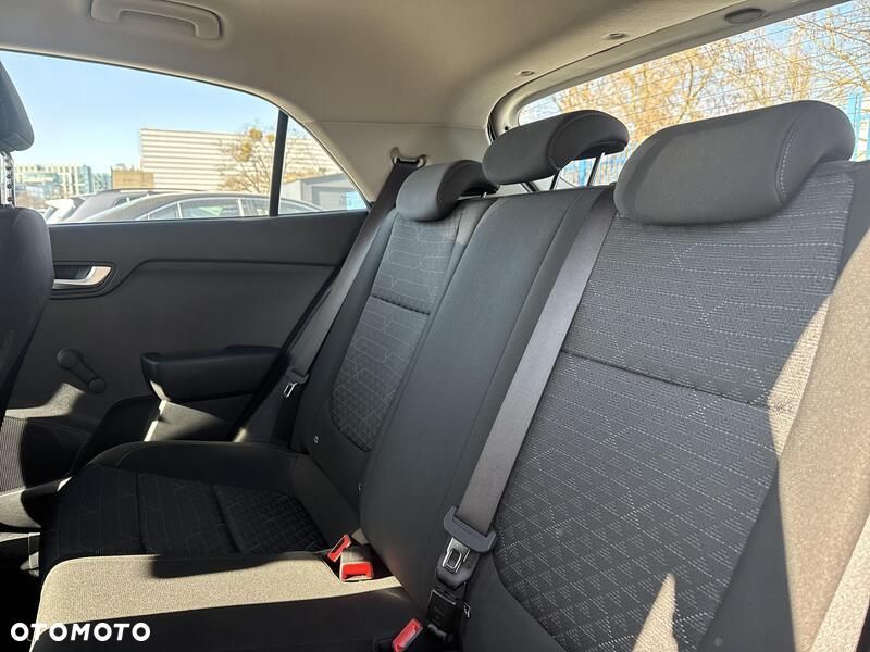 Kia Rio - 17