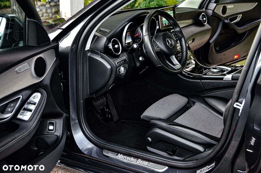 Mercedes-Benz Klasa C 180 T 7G-TRONIC Exclusive - 26