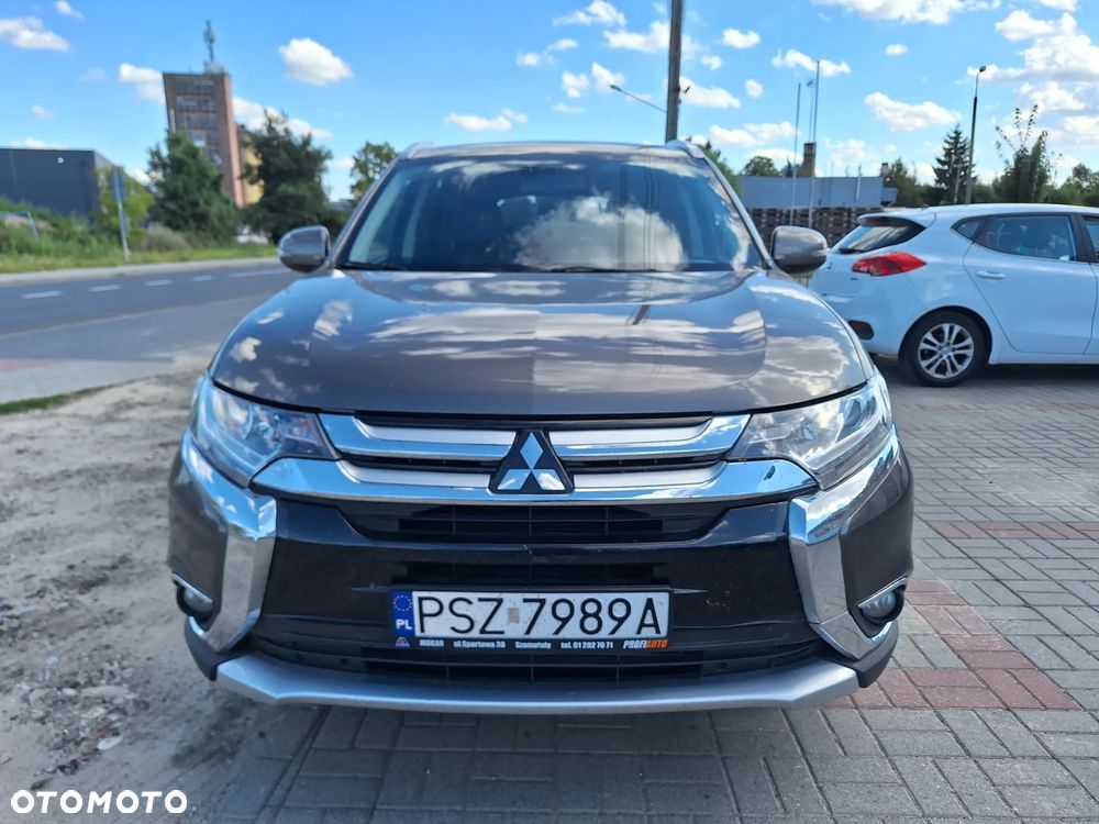 Mitsubishi Outlander - 1