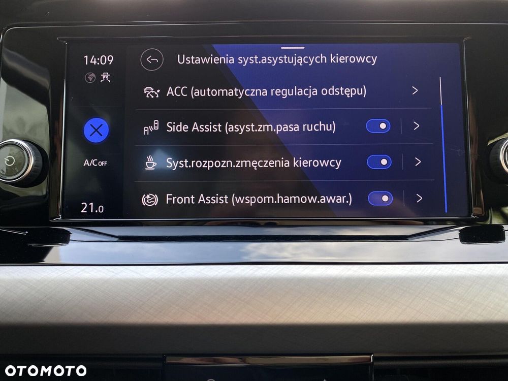 Volkswagen Golf VIII 2.0 TDI Life DSG - 24