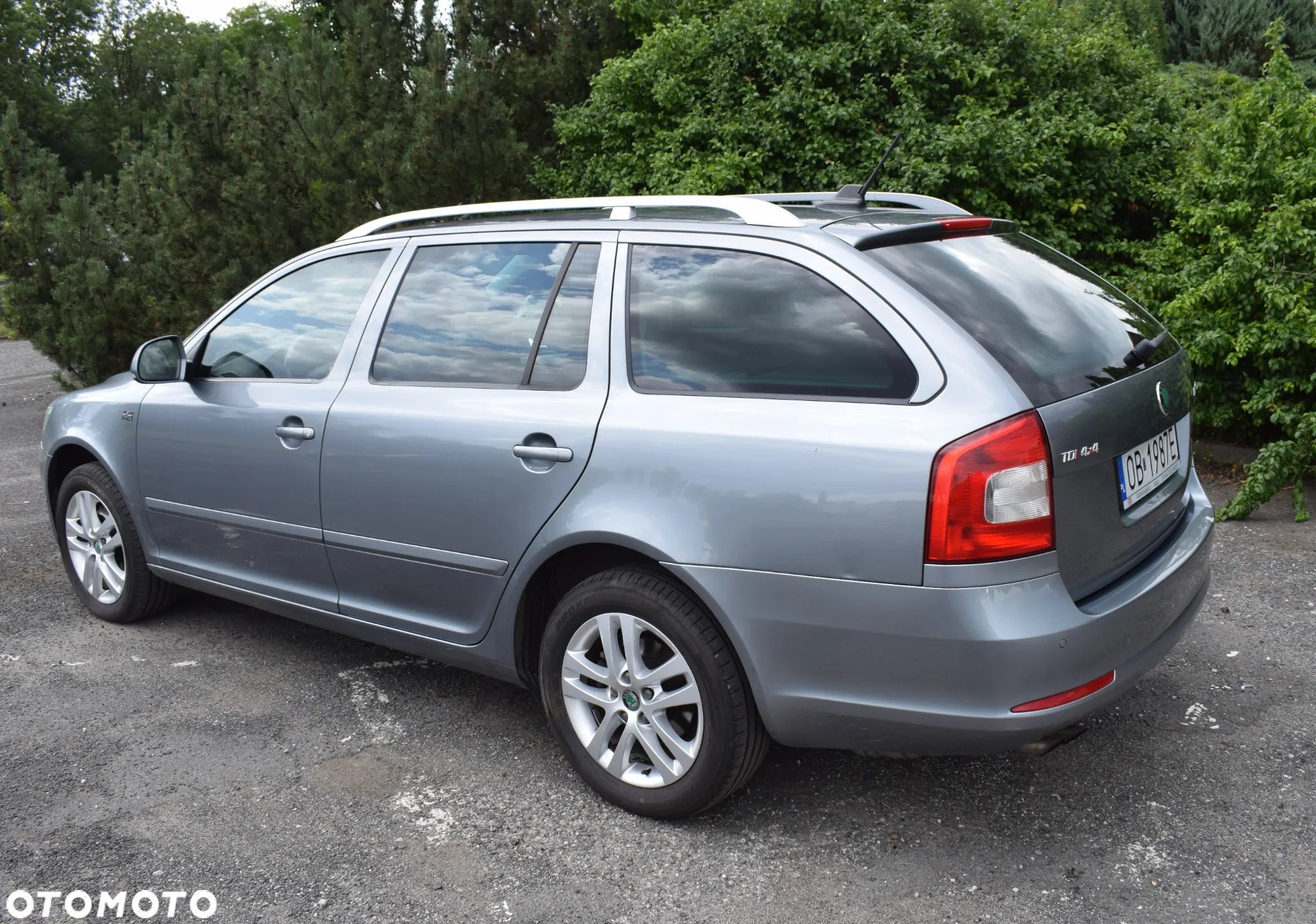 Skoda Octavia Combi 2.0 TDI DPF DSG 4x4 AllDrive - 3