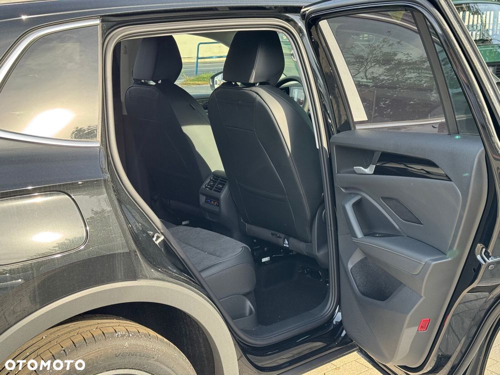 Volkswagen Tiguan - 12