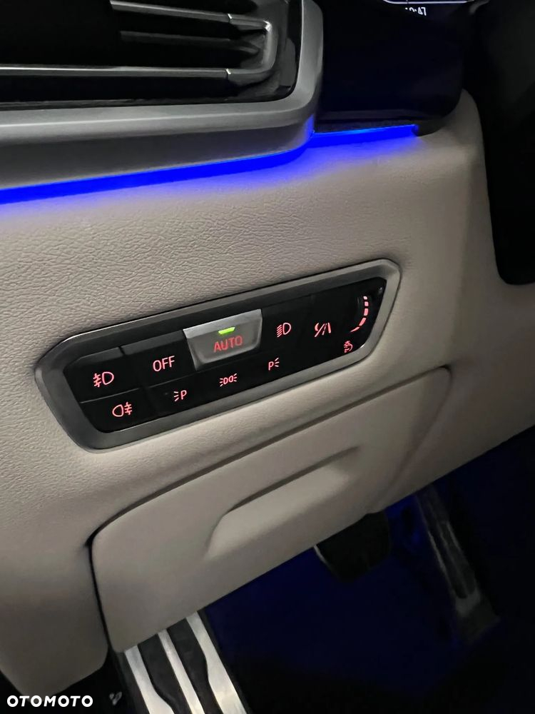BMW X5 M M50d - 14