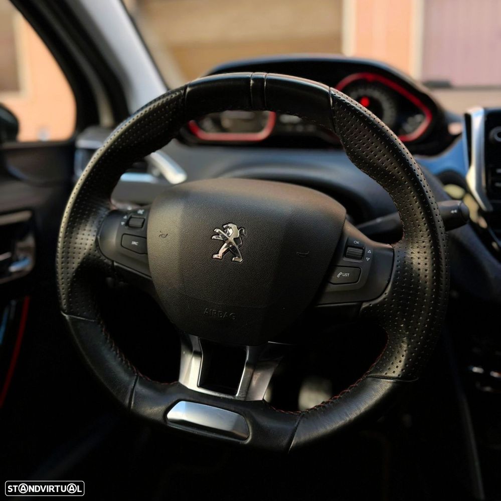 Peugeot 2008 1.2 PureTech GT Line - 15