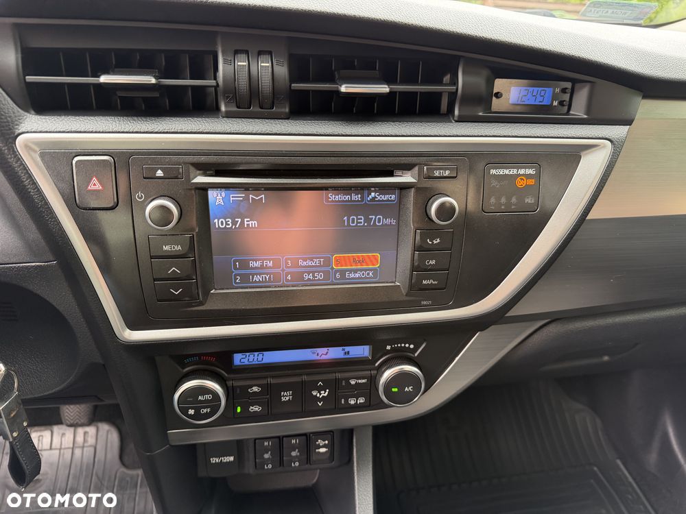 Toyota Auris 1.33 VVT-i Premium Comfort - 11
