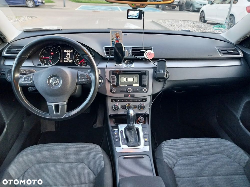 Volkswagen Passat 2.0 TDI Comfortline DSG - 9