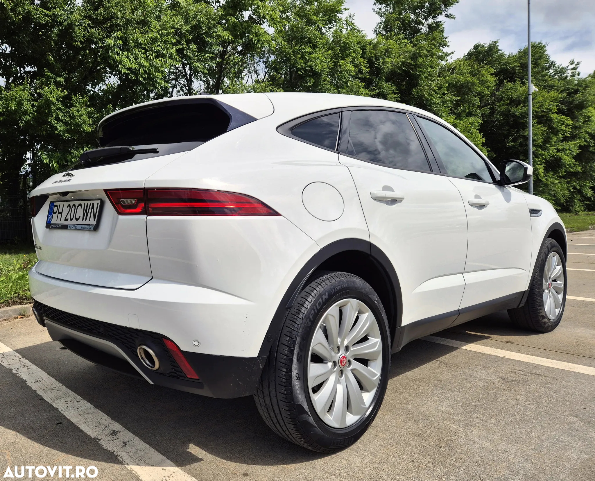 Jaguar E-Pace D150 AWD SE - 9