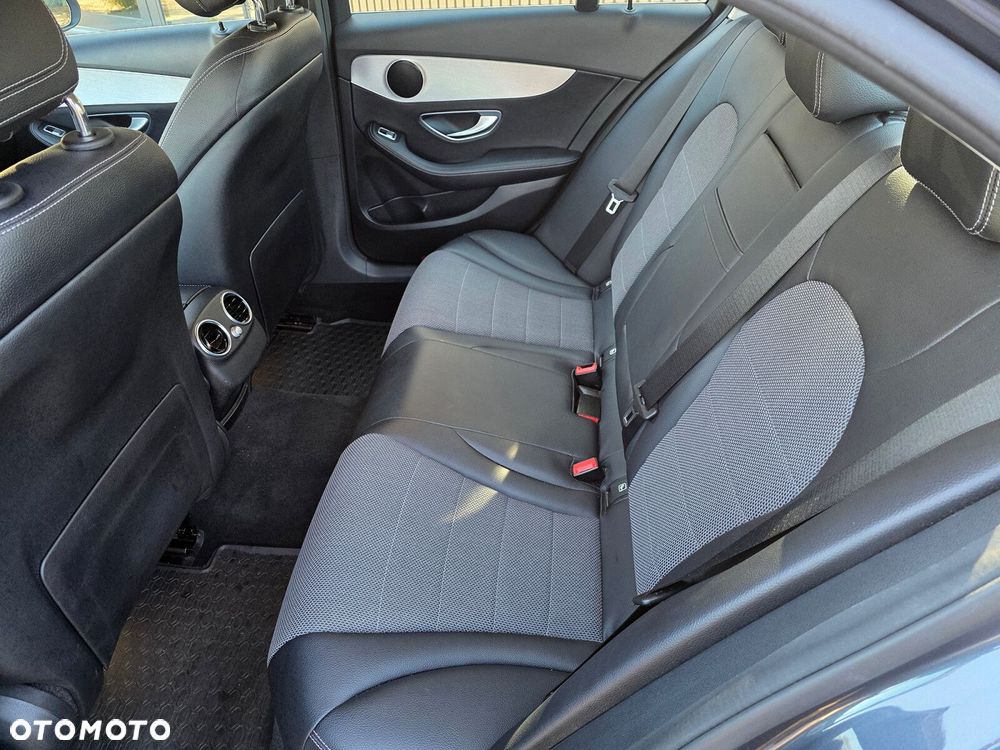 Mercedes-Benz Klasa C - 12