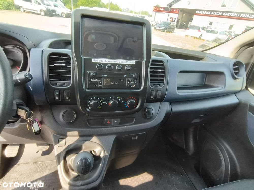 Opel Vivaro - 11