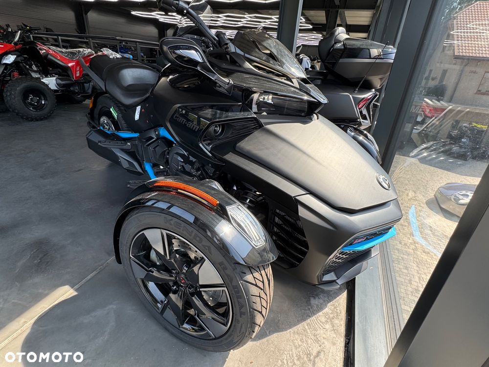 Can-Am Spyder - 4