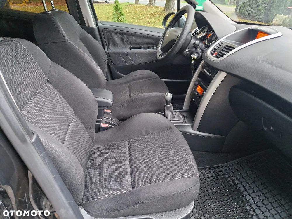 Peugeot 207 2006 photo 5