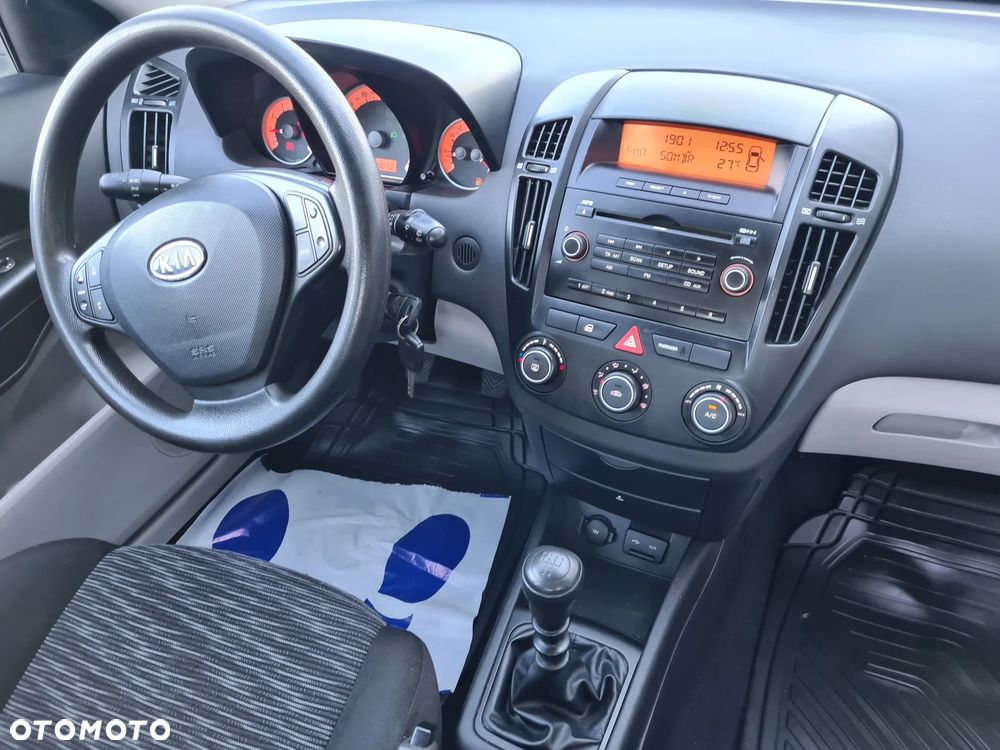 Kia Ceed 1.4 CVVT Attract - 8