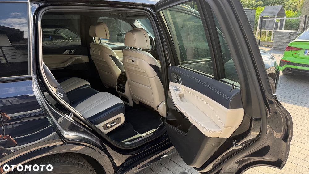 BMW X7 - 11