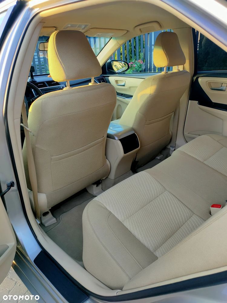 Toyota Camry - 20