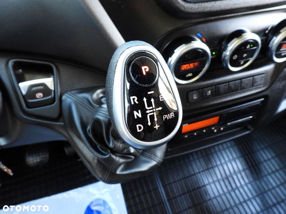 Iveco DAILY 70C18 PLANDEKA WINDA 16 PALET WEBASTO TEMPOMAT NAWIGACJA LEDY PNEUMATYKA AUTOMAT HI-MATIC BLIŹNIACZE KOŁA KLIMATYZACJA  180KM - 36