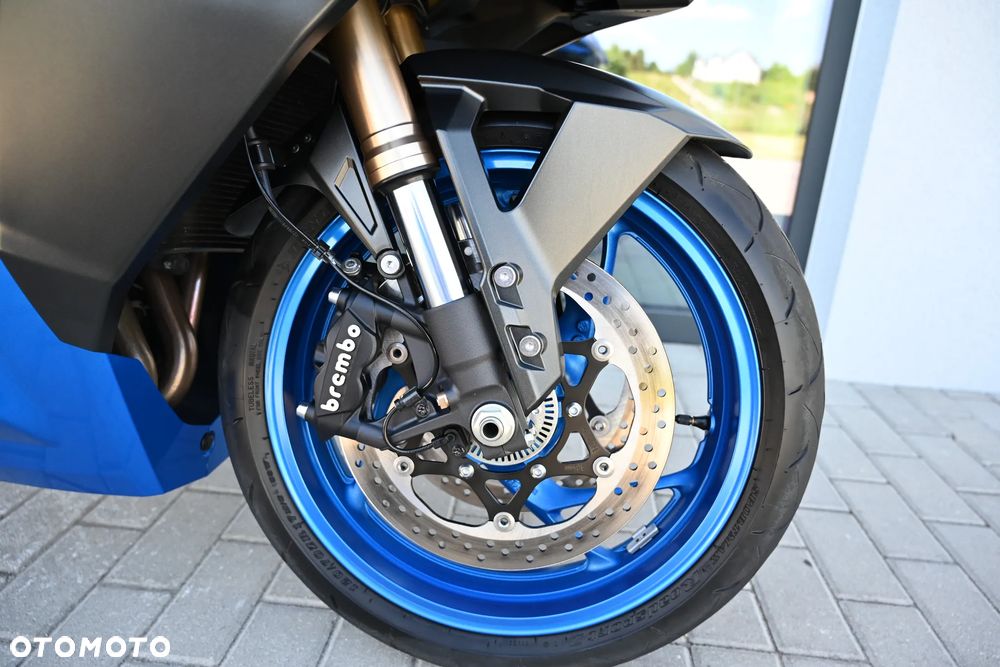 Suzuki GSX 1000 - 26