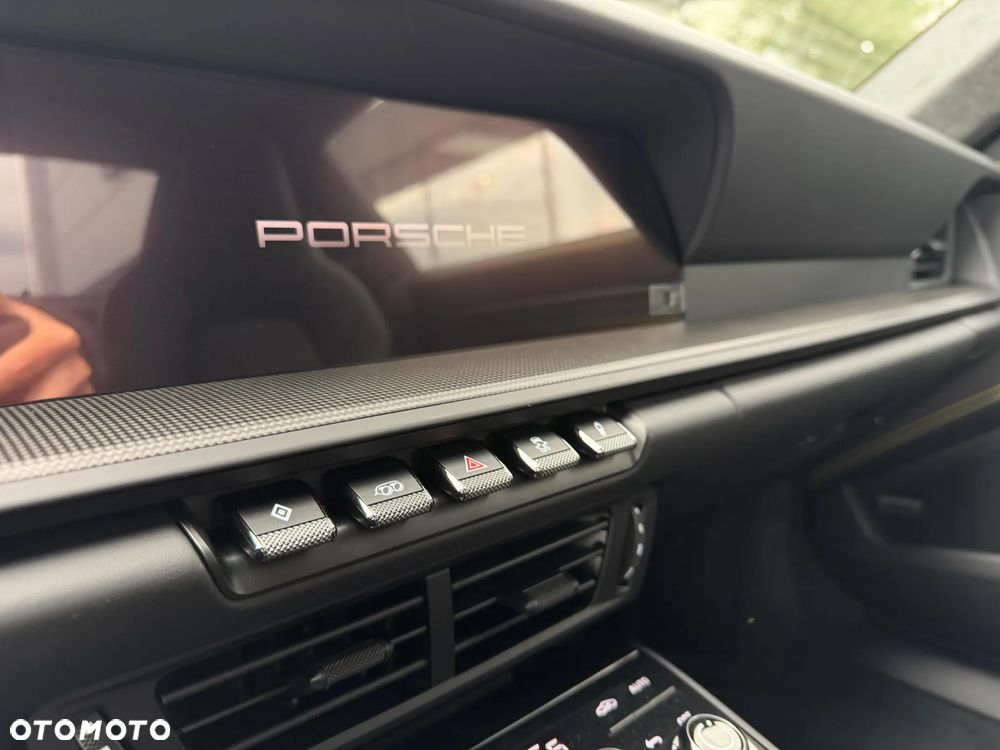 Porsche 911 Carrera S - 24