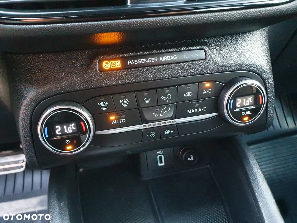 Ford Focus 1.5 EcoBlue STart-Stopp-System ST-LINE X - 16