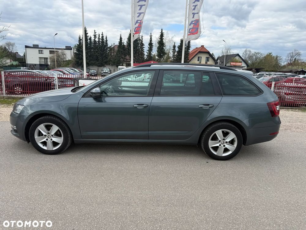 Skoda Octavia 1.6 TDI DSG Style - 2