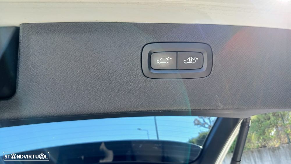 Volvo XC 90 2.0 D5 R-Design AWD - 9