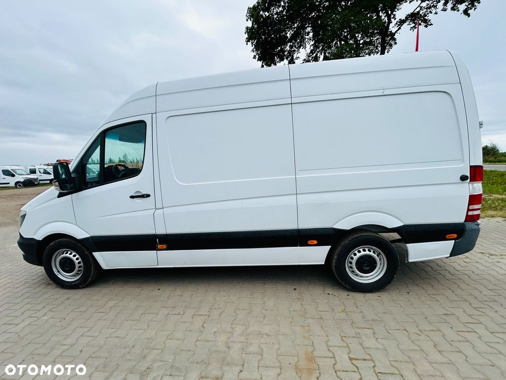 Mercedes-Benz Sprinter - 12