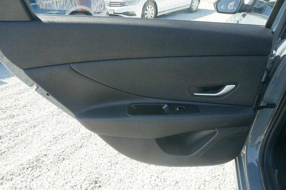 Hyundai Elantra 1.6 Modern - 21