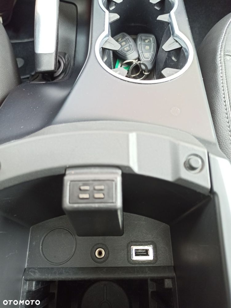 Ford Kuga - 23