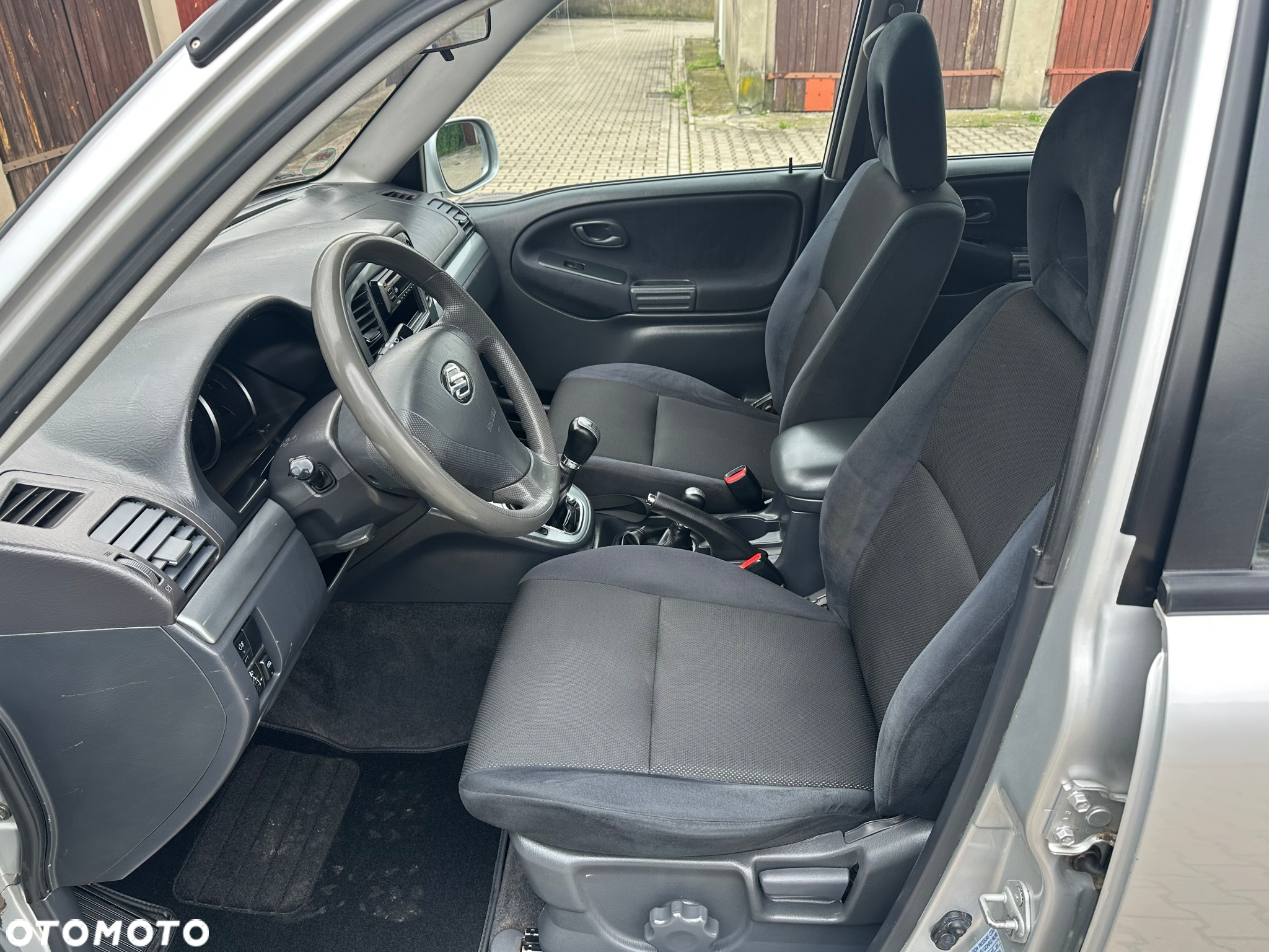 Suzuki Grand Vitara 2.0 Comfort Limited - 12