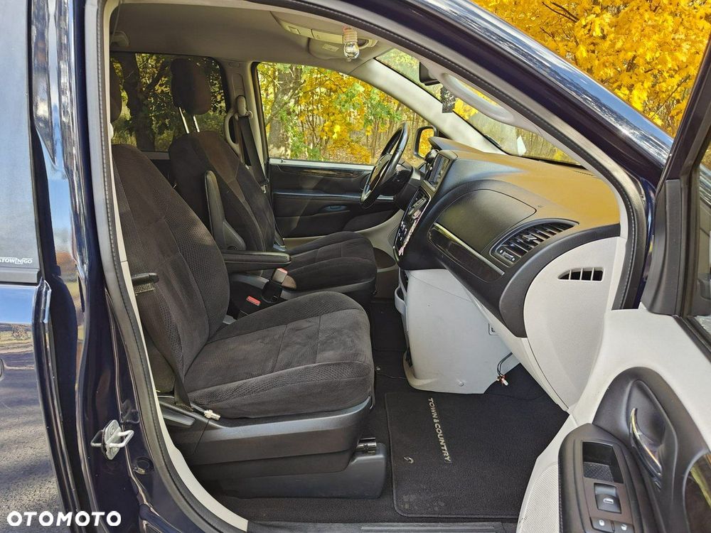 Dodge Grand Caravan - 14