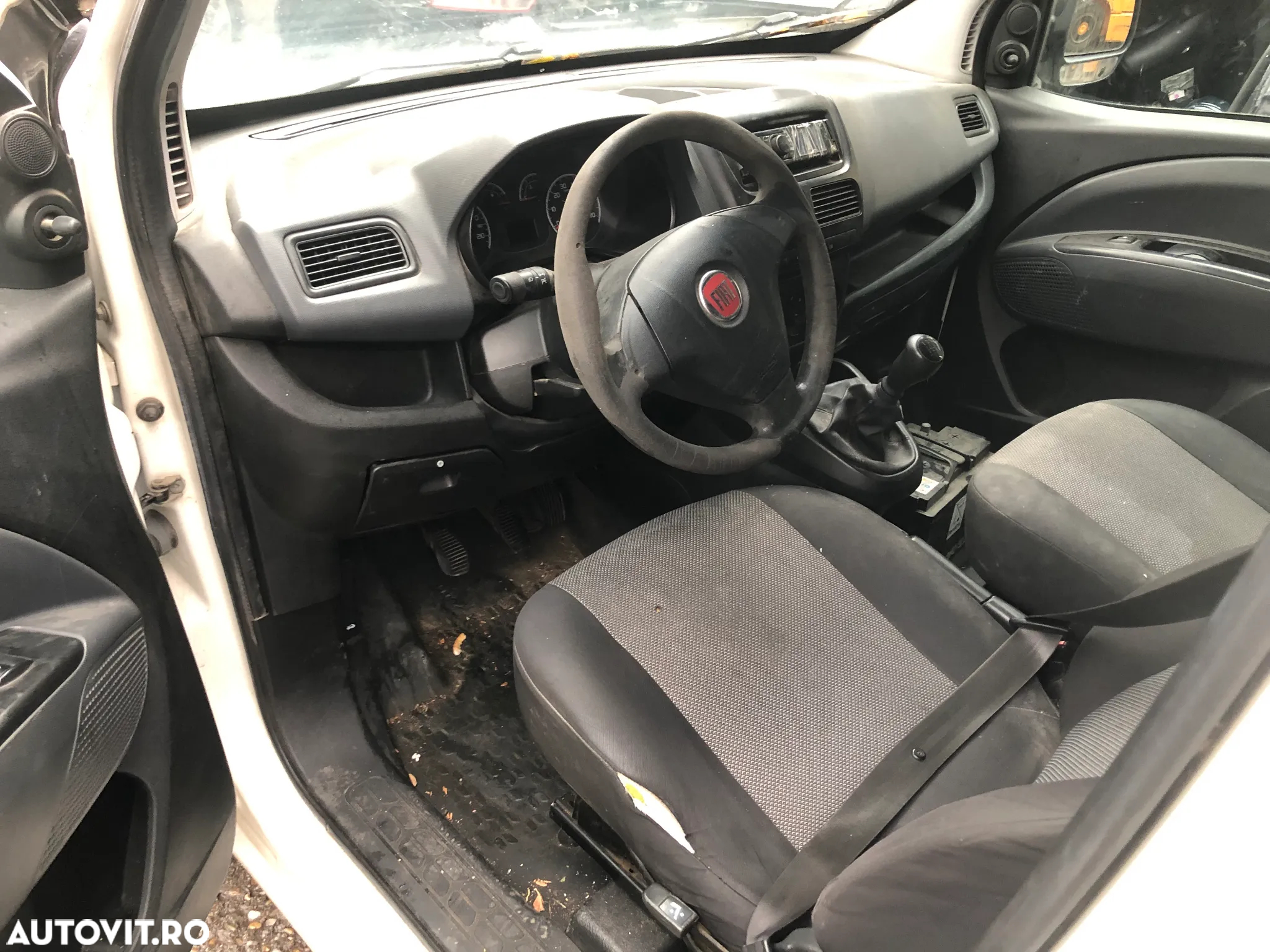 Dezmembrez Fiat Doblo alb 2013 1.3 diesel - 5
