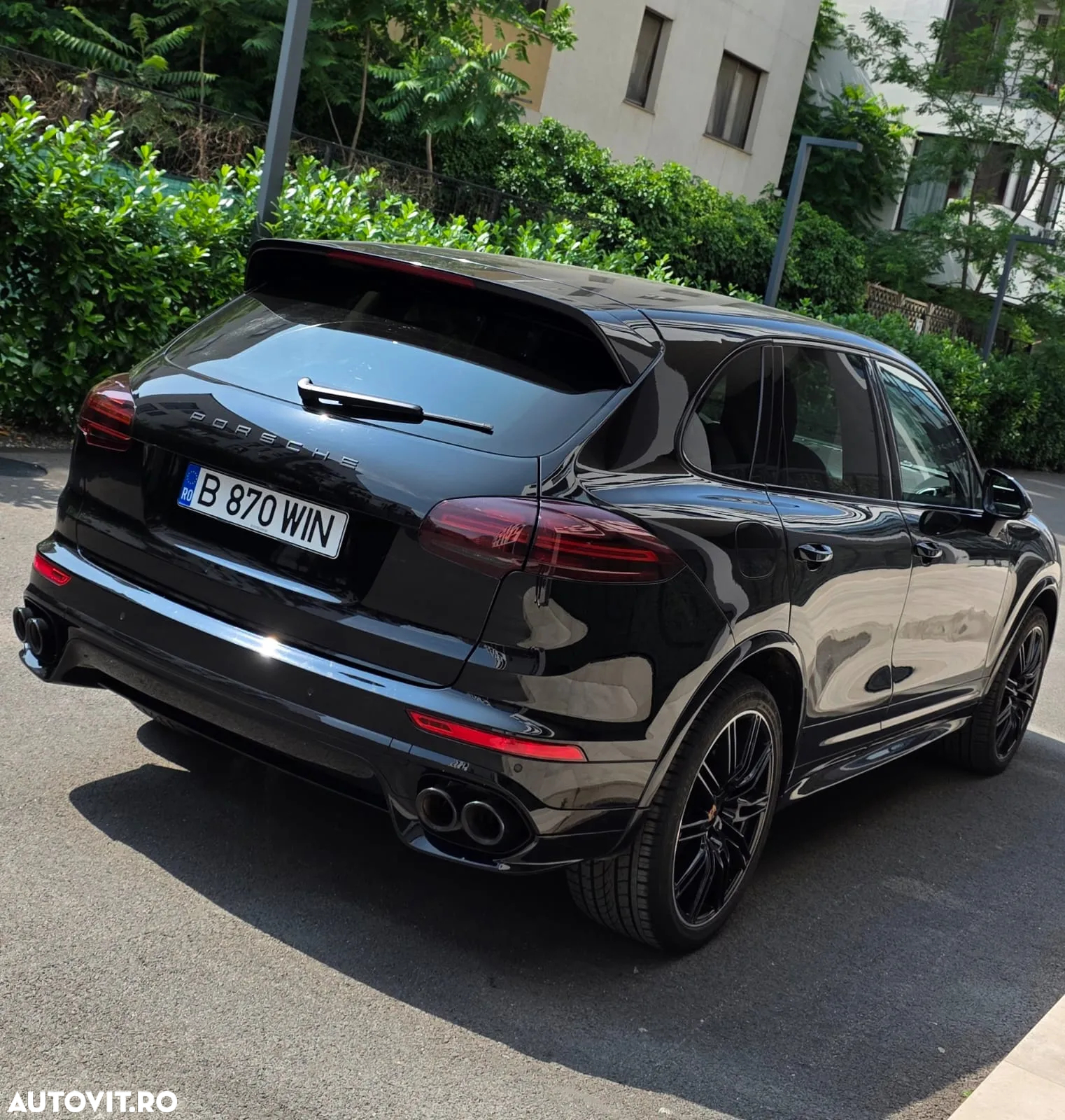 Porsche Cayenne 3.0 L - 4