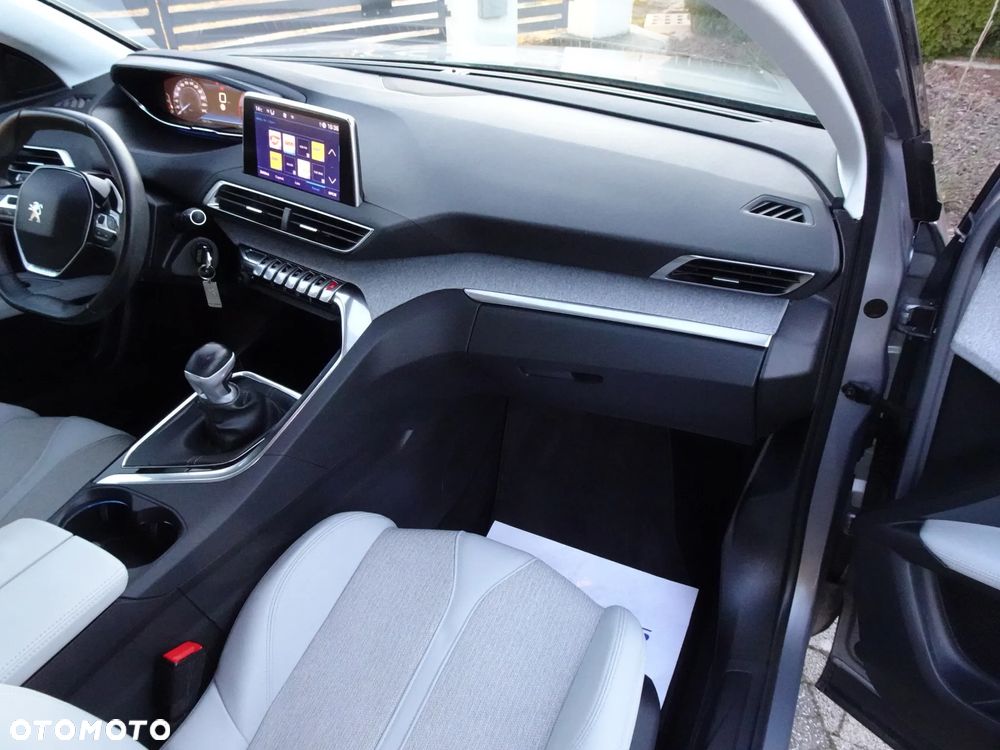 Peugeot 3008 1.5 BlueHDi Allure S&S - 15