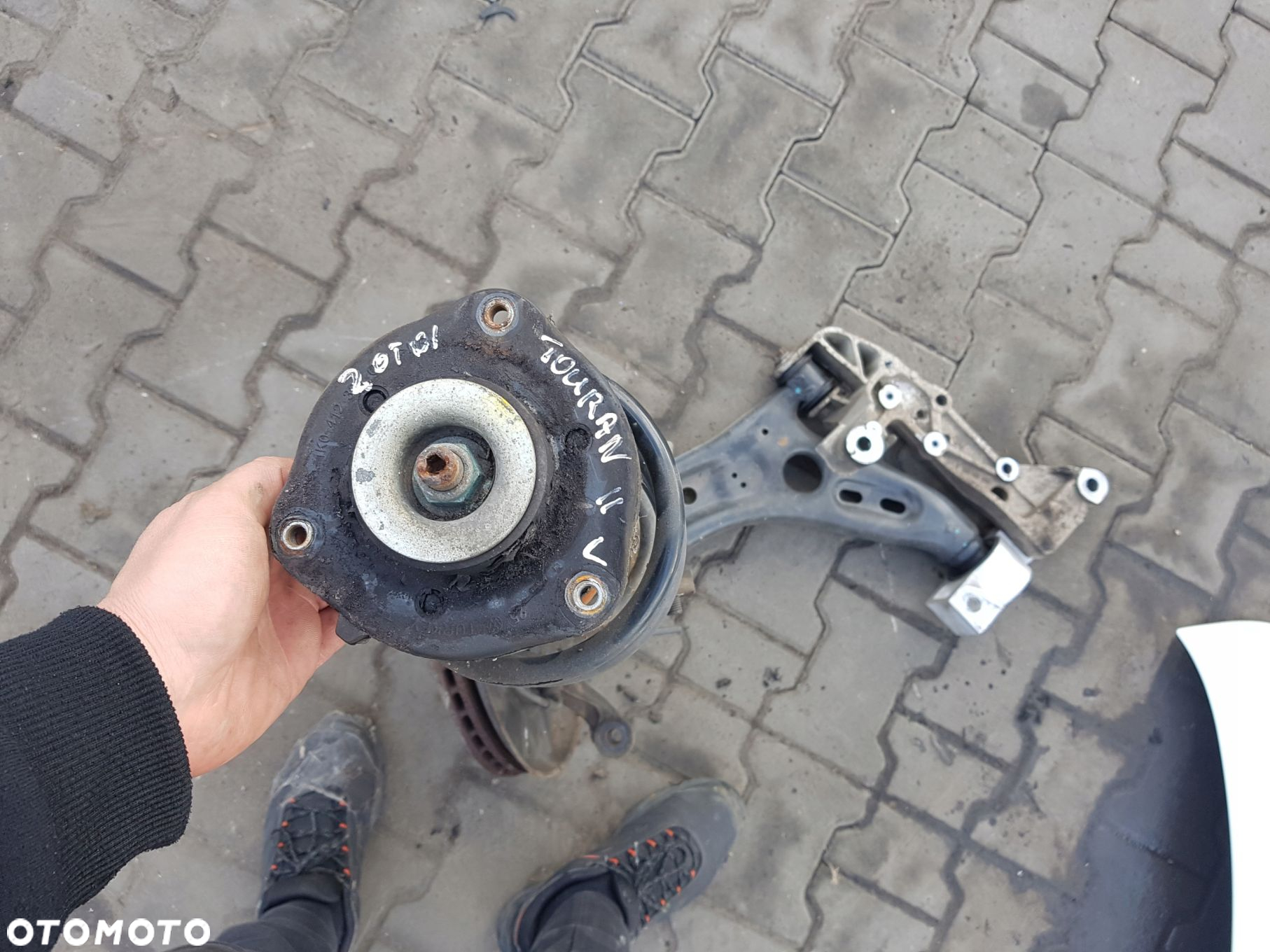 VW TOURAN 2 II 10-15r 2.0 TDI WAHACZ AMORTYZATOR ZWROTNICA LEWA PRZÓD - 5