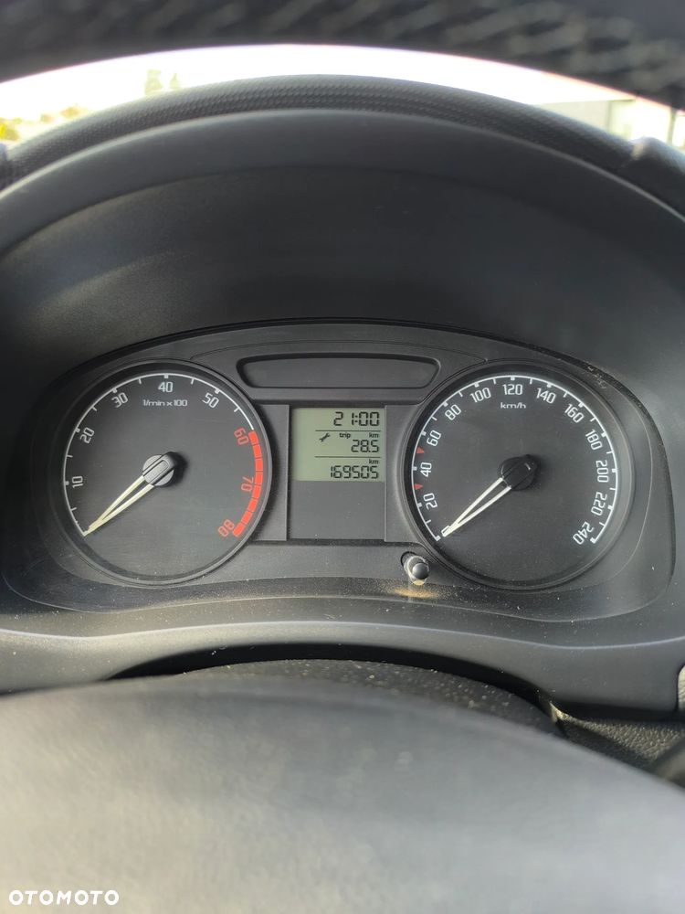 Skoda Fabia 1.4 16V Ambiente - 7