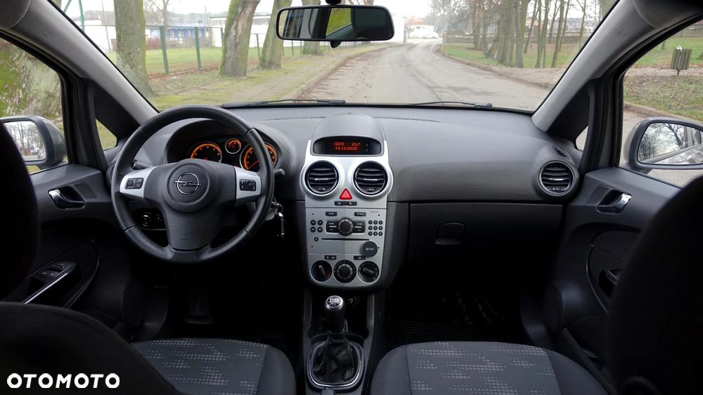 Opel Corsa 1.2 16V Innovation 110 Jahre - 10