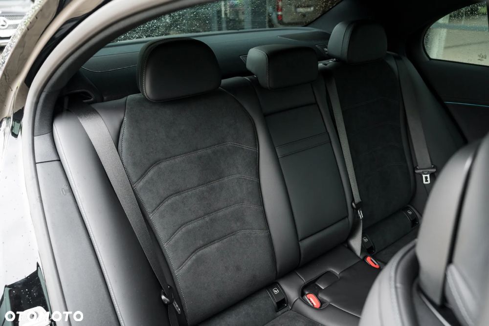 Mercedes-Benz Klasa E 220 d 4-Matic AMG - 13