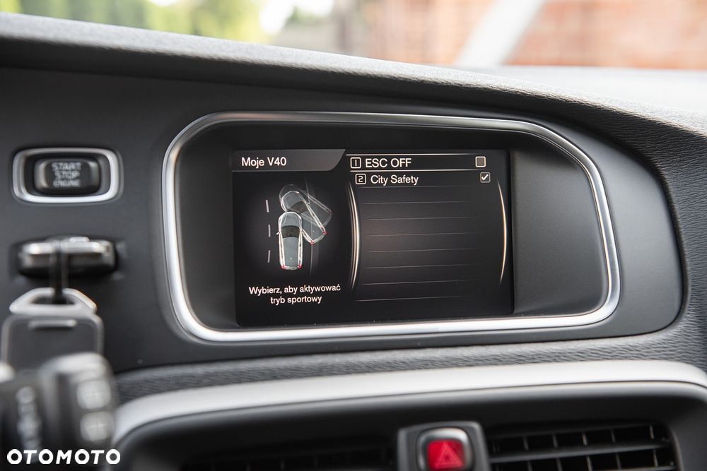 Volvo V40 D2 Kinetic - 23