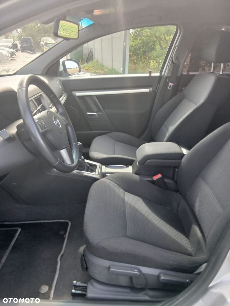 Opel Vectra 1.9 CDTI Sport / GTS - 8