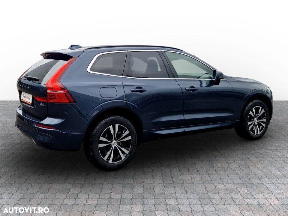 Volvo XC 60 B4 MHEV Momentum - 8