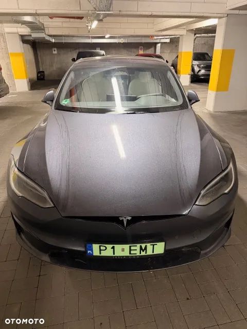 Tesla Model S - 4