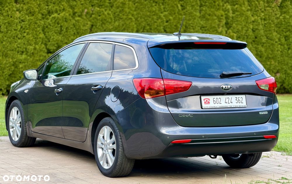 Kia Ceed 1.6 CRDi 128 ISG Platinum Edition - 4